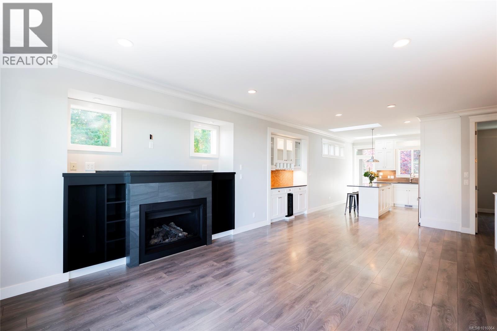 5791 Vanderneuk Rd, Nanaimo