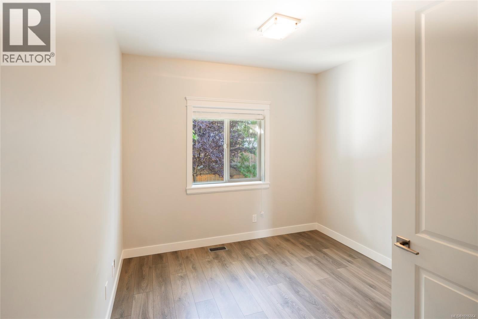 5791 Vanderneuk Rd, Nanaimo