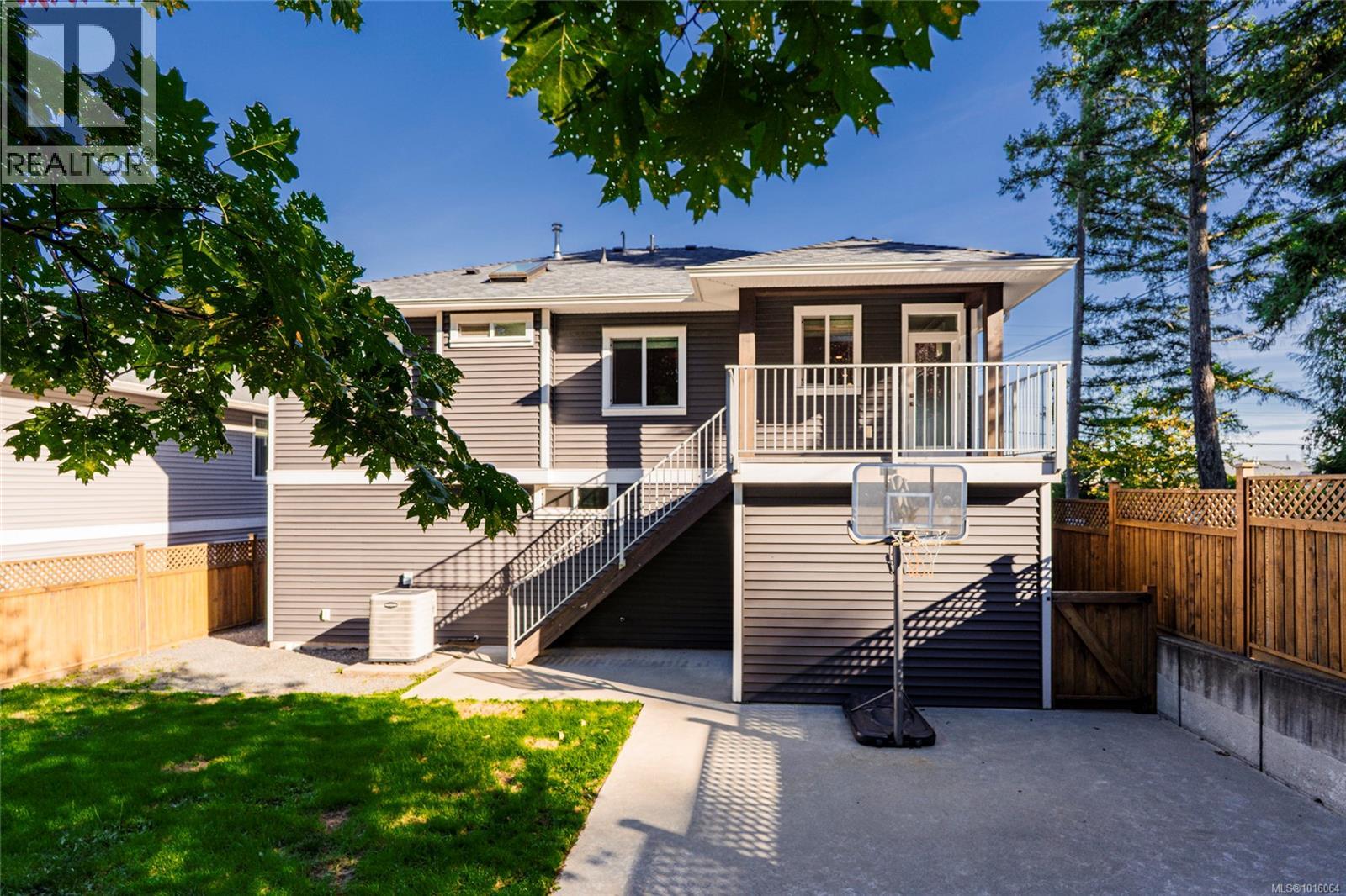 5791 Vanderneuk Rd, Nanaimo