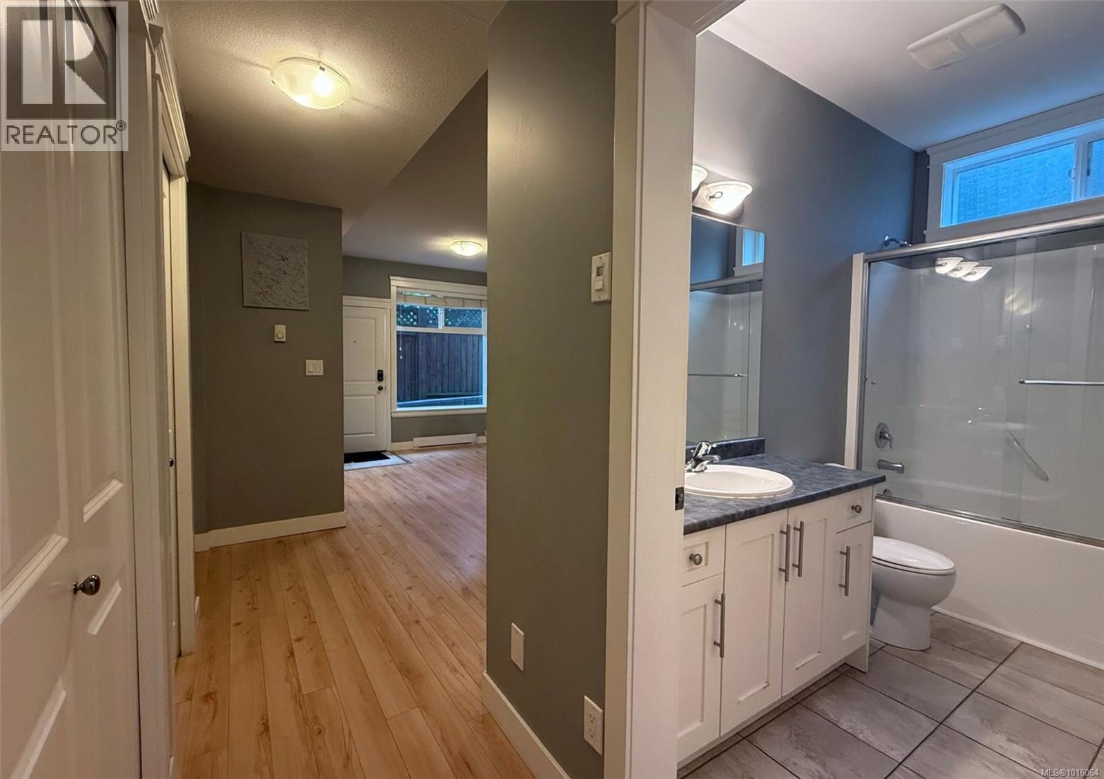 5791 Vanderneuk Rd, Nanaimo