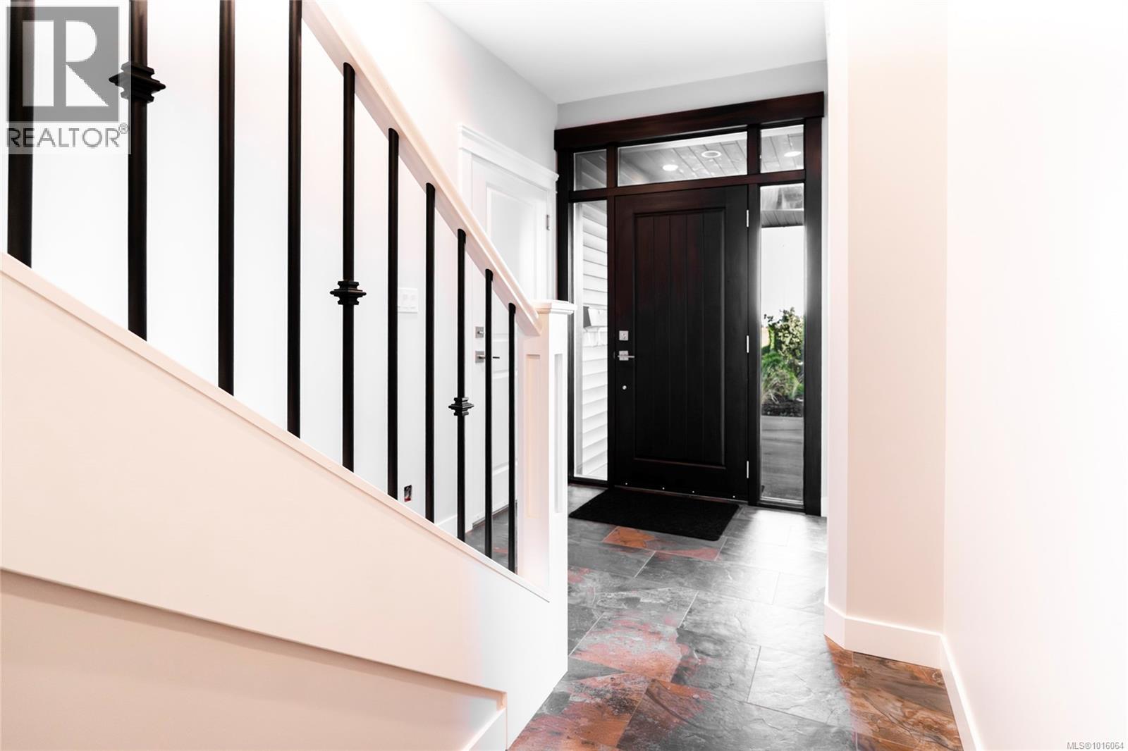 5791 Vanderneuk Rd, Nanaimo