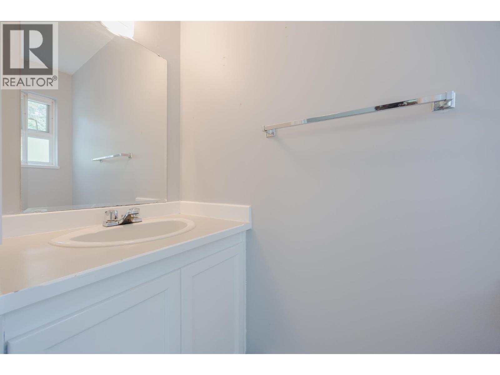 House in Maple Ridge - Image 33