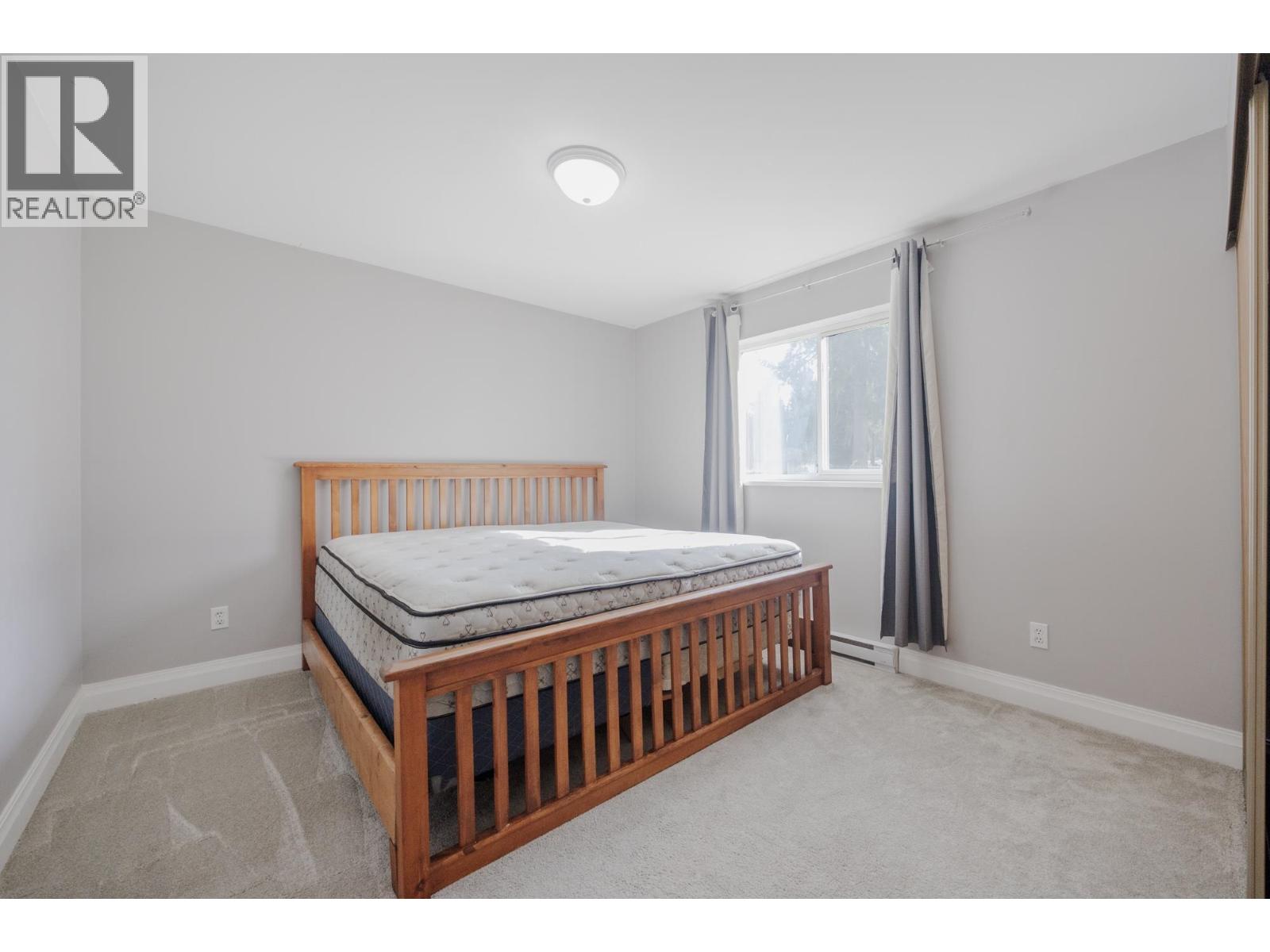 House in Maple Ridge - Image 26
