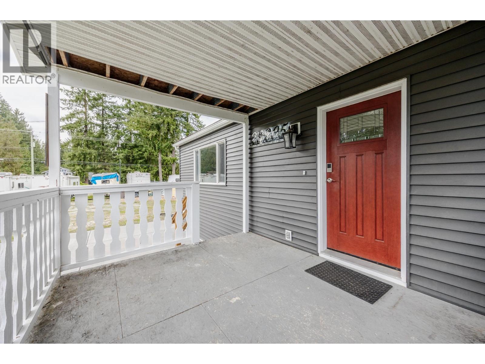 House in Maple Ridge - Image 7