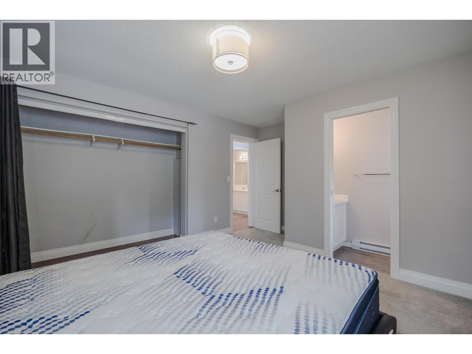 House in Maple Ridge - Image 31