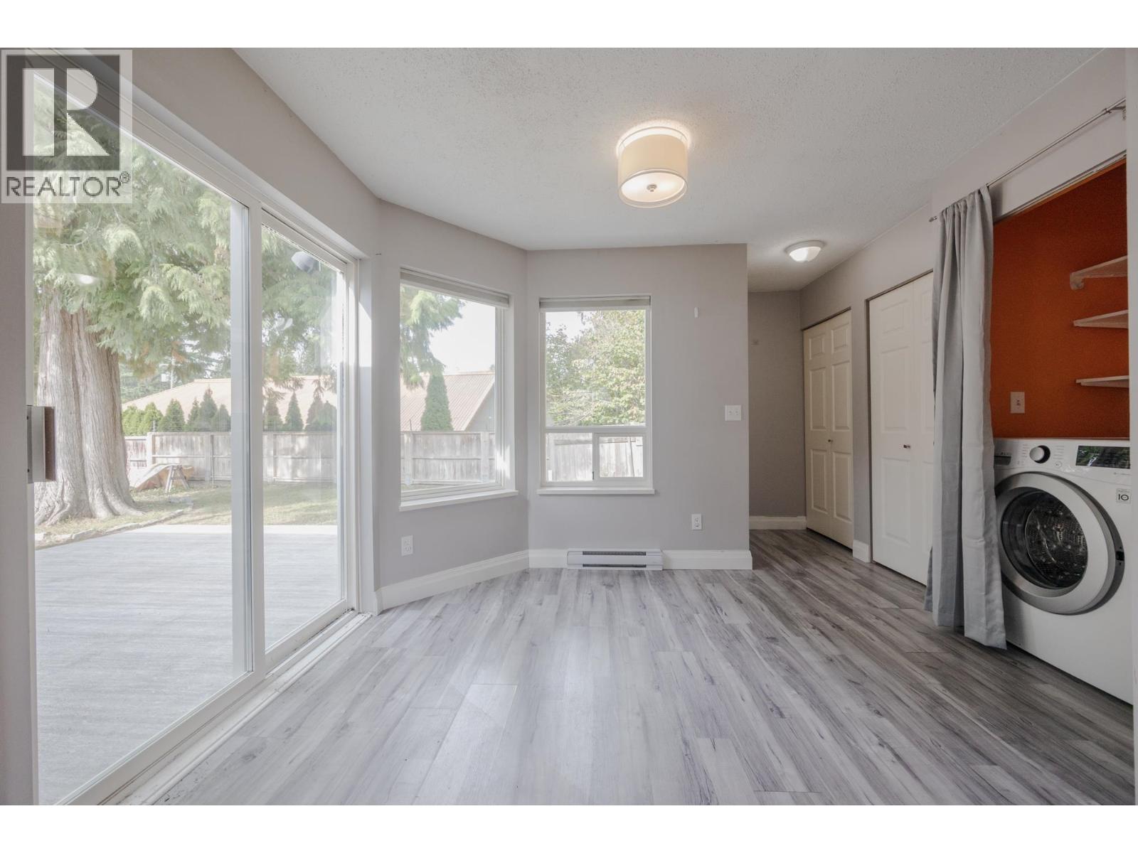 House in Maple Ridge - Image 14