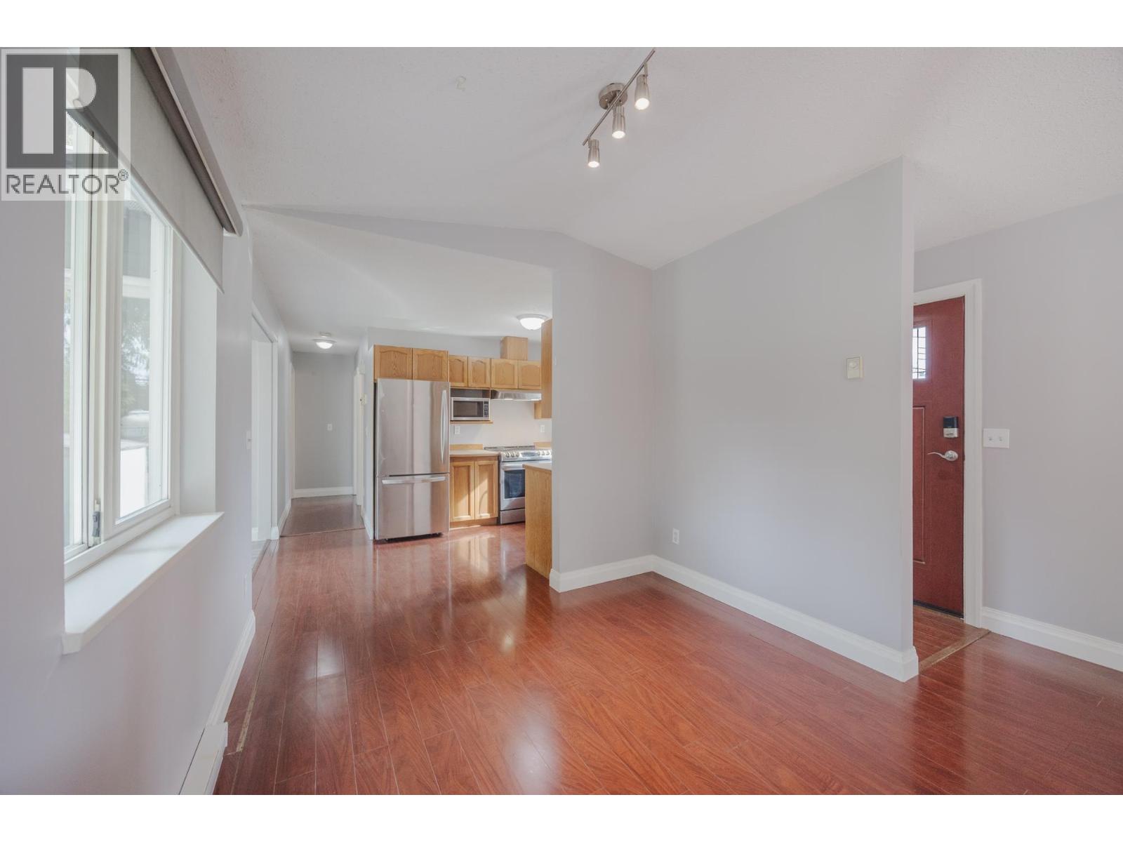 House in Maple Ridge - Image 20