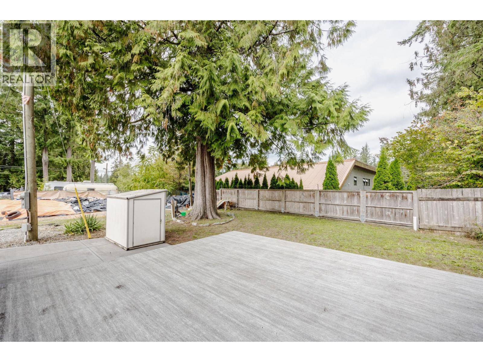 House in Maple Ridge - Image 36