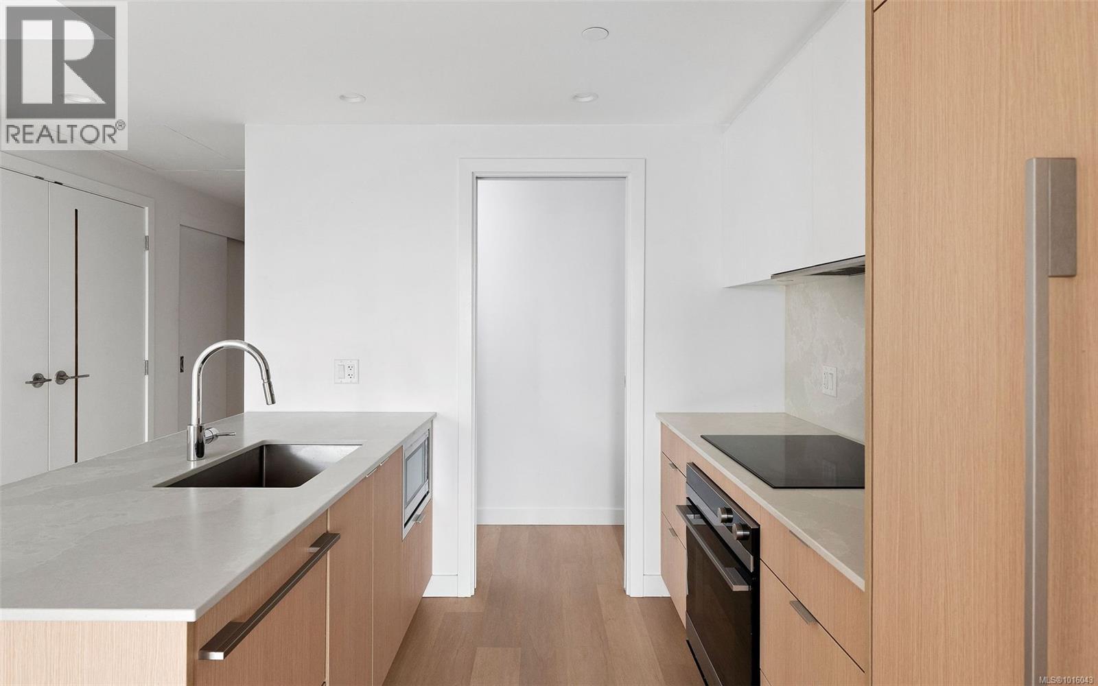 809 1100 Yates Street, Victoria