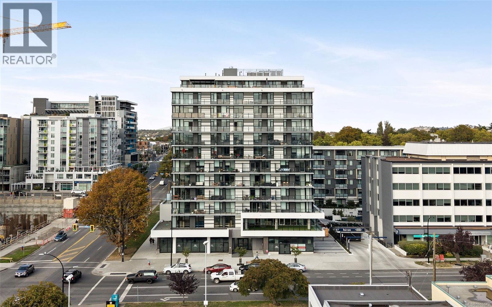 809 1100 Yates Street, Victoria
