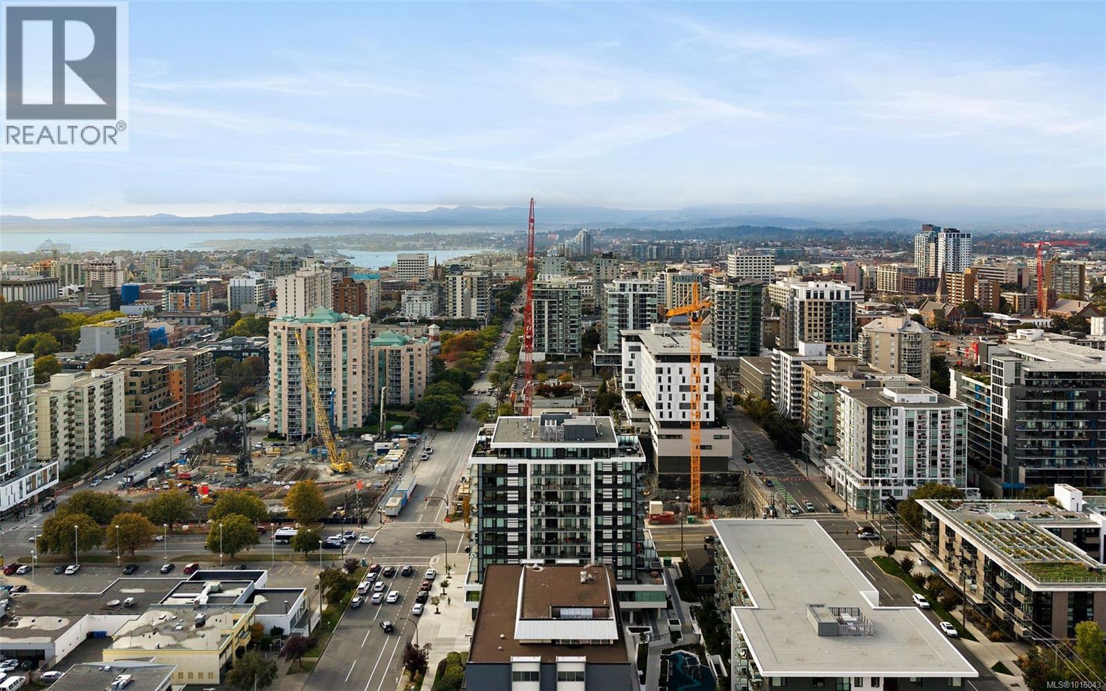 809 1100 Yates Street, Victoria