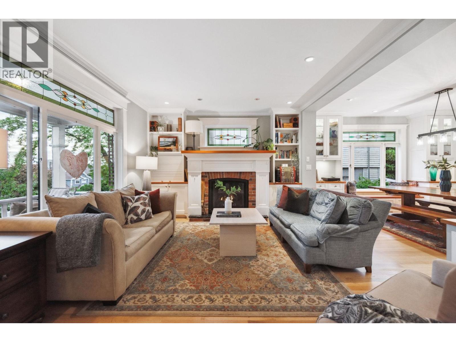 346 E 5TH STREET, North Vancouver