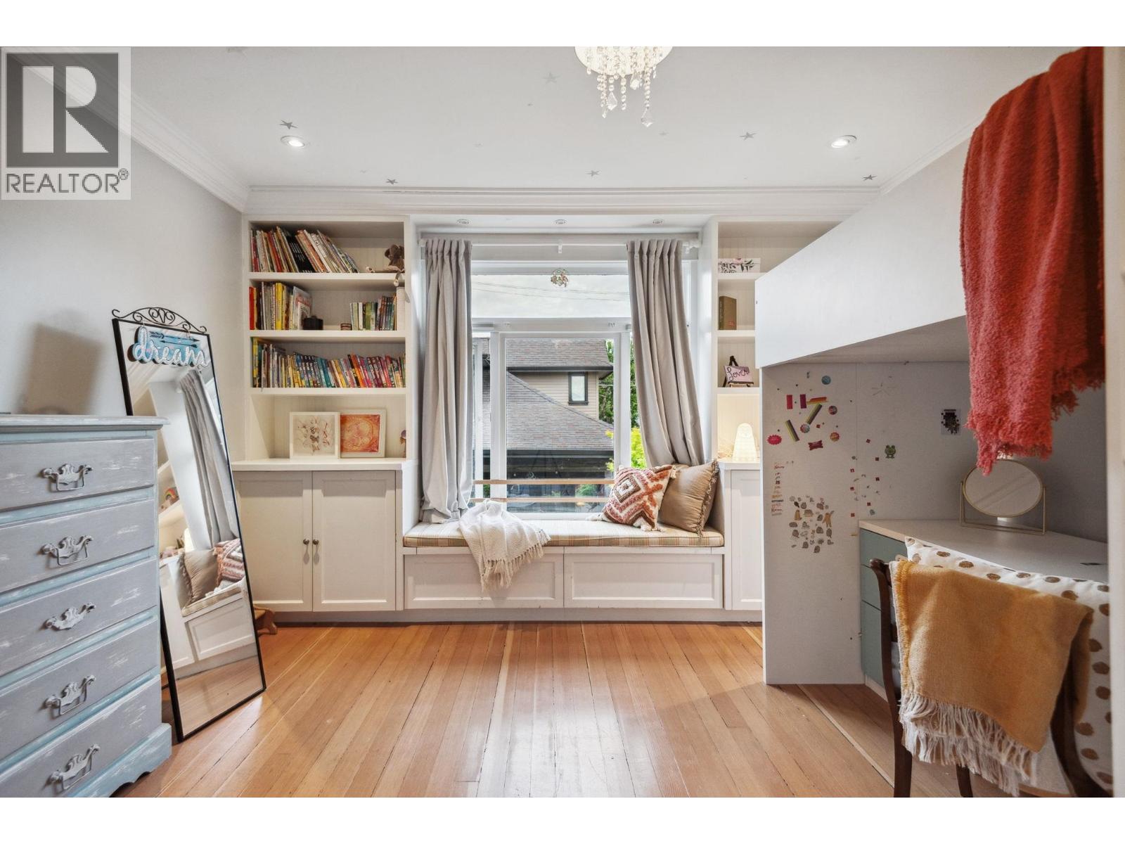 346 E 5TH STREET, North Vancouver
