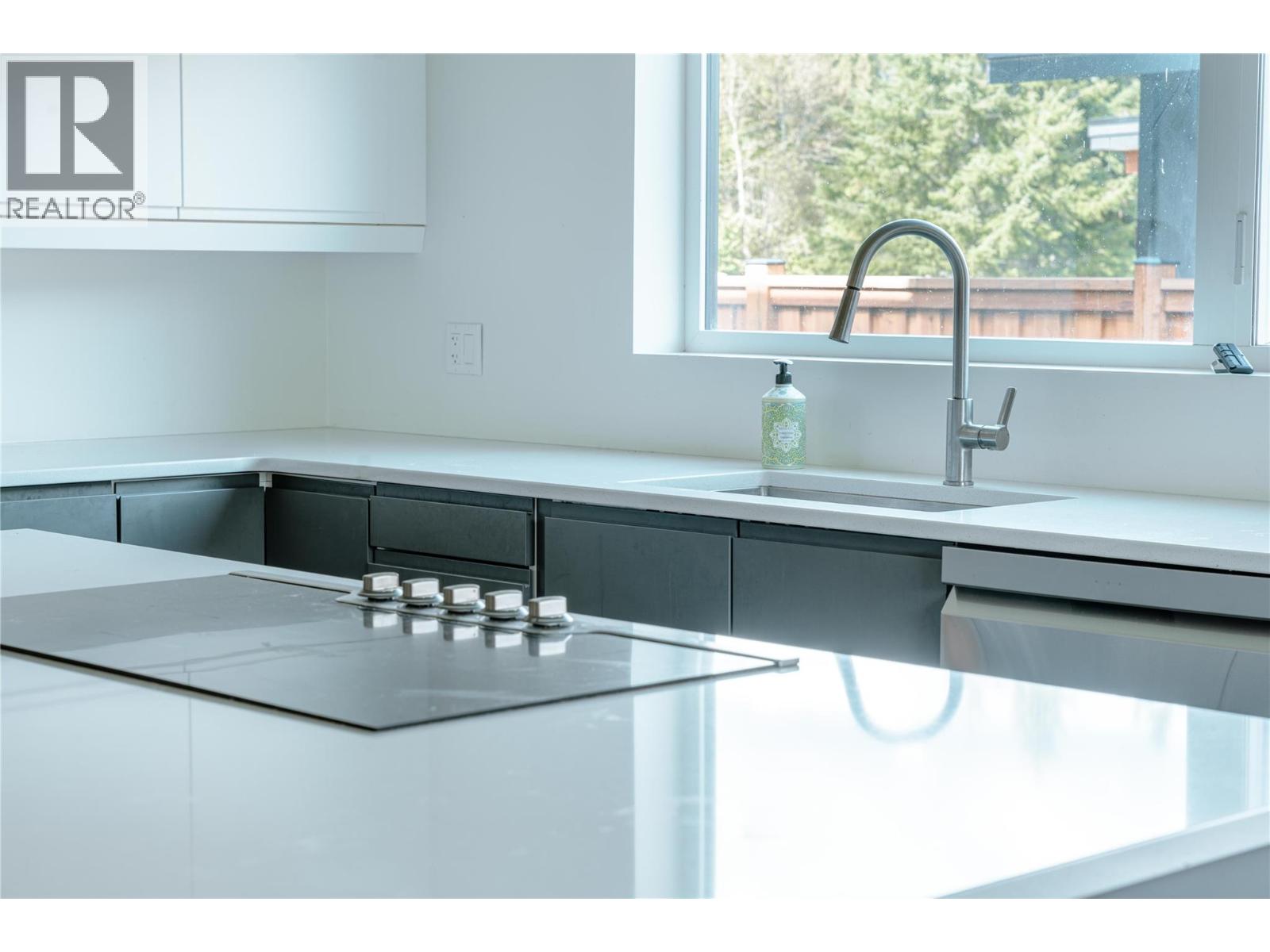 970 Begbie Road, Revelstoke