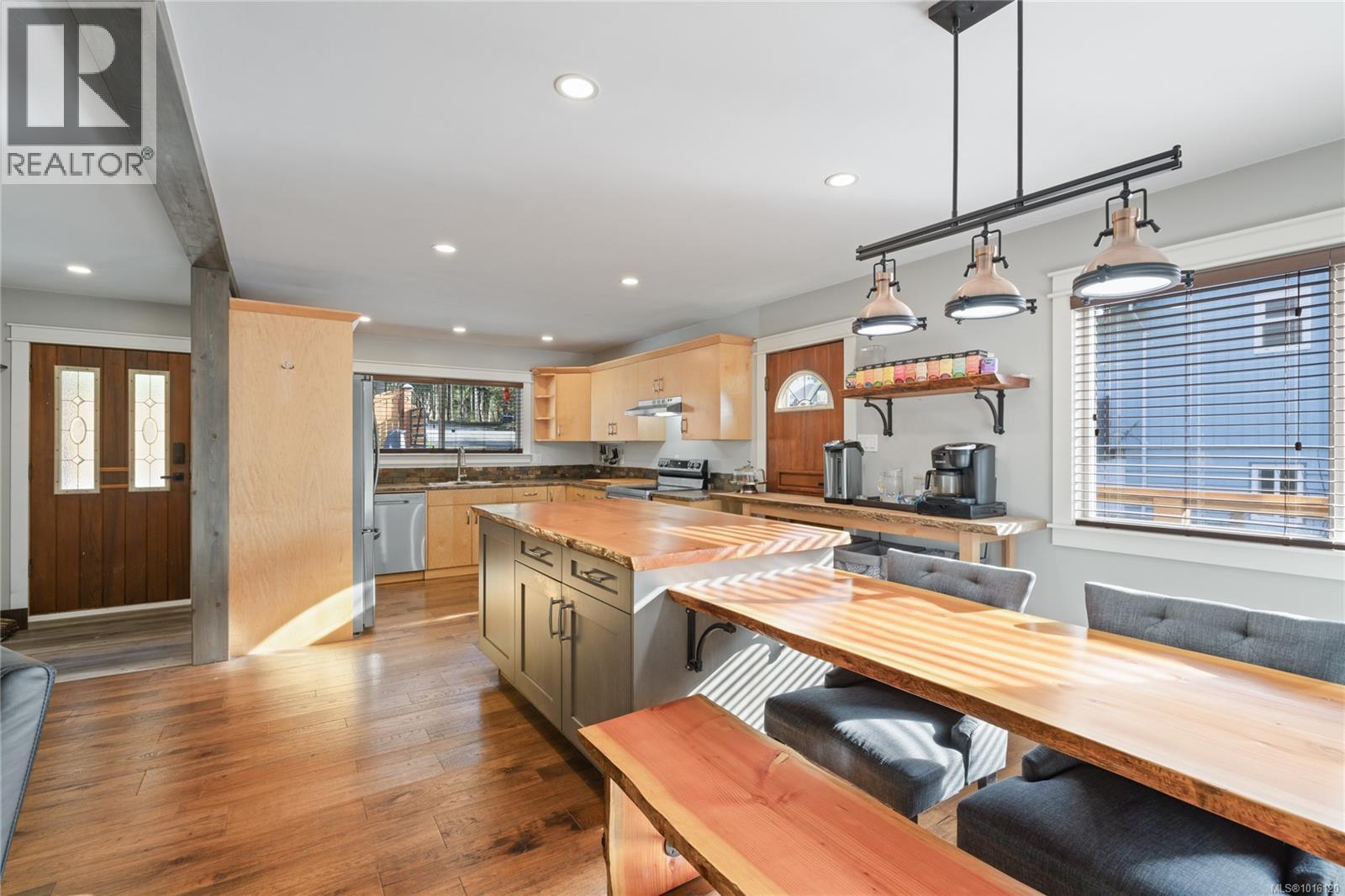 2450 Nanoose Rd, Nanoose Bay