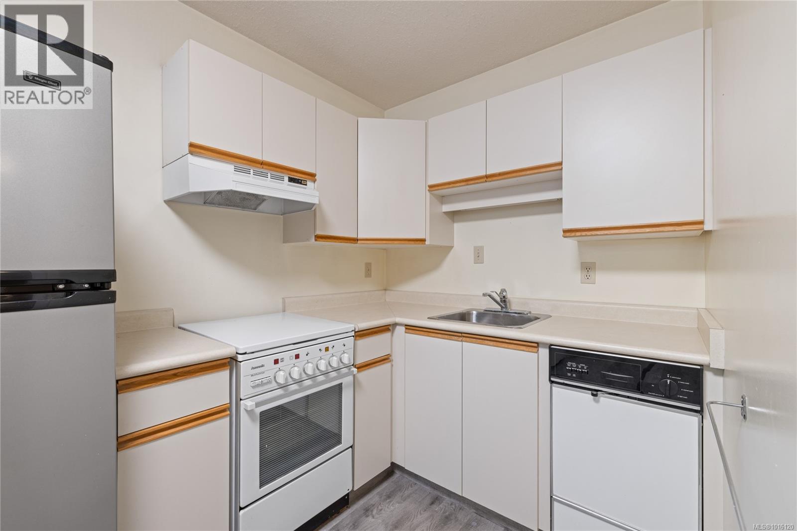 2450 Nanoose Rd, Nanoose Bay