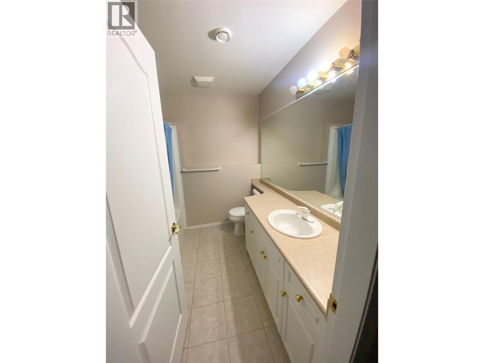14 2300 Silver Place, Kelowna