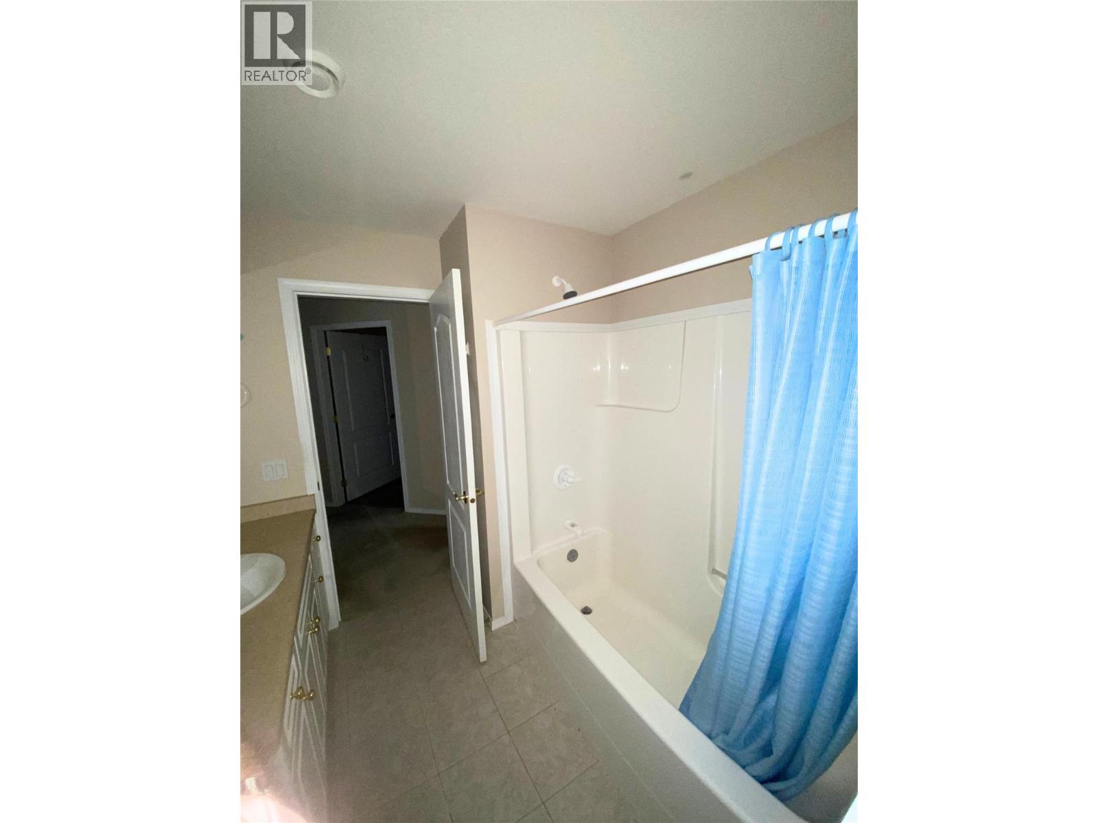 14 2300 Silver Place, Kelowna