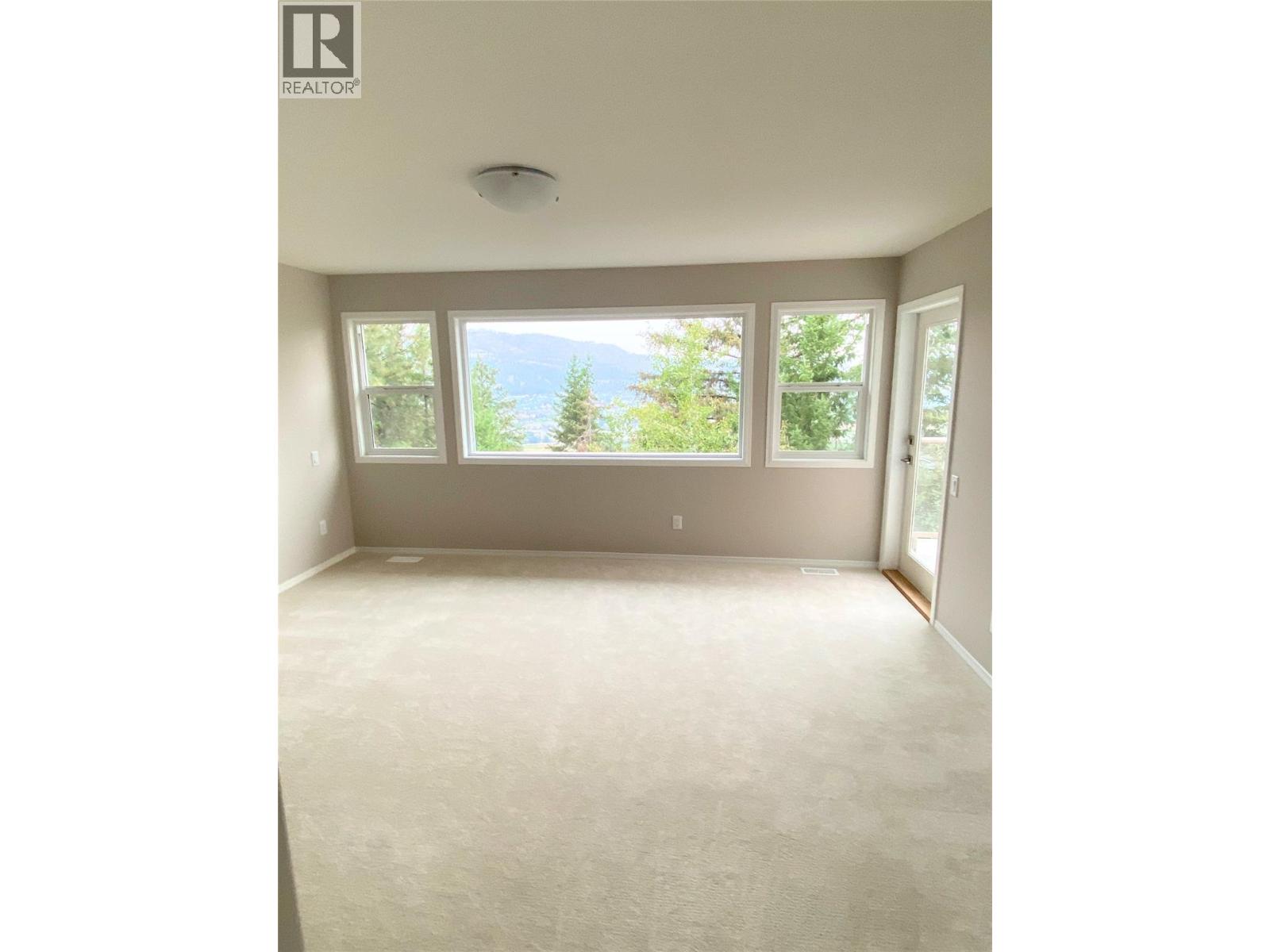 14 2300 Silver Place, Kelowna