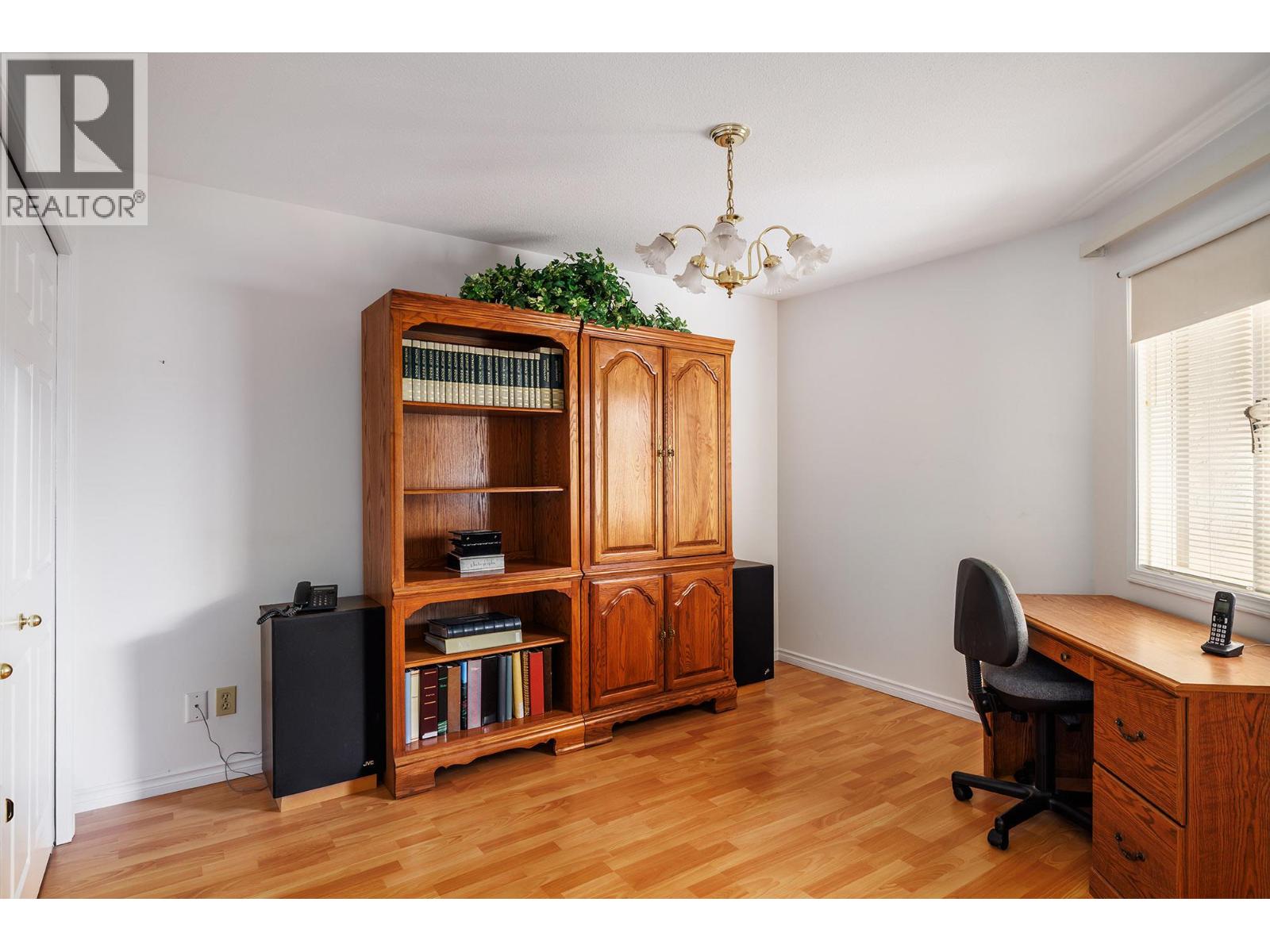 9 2200 Gordon Drive, Kelowna