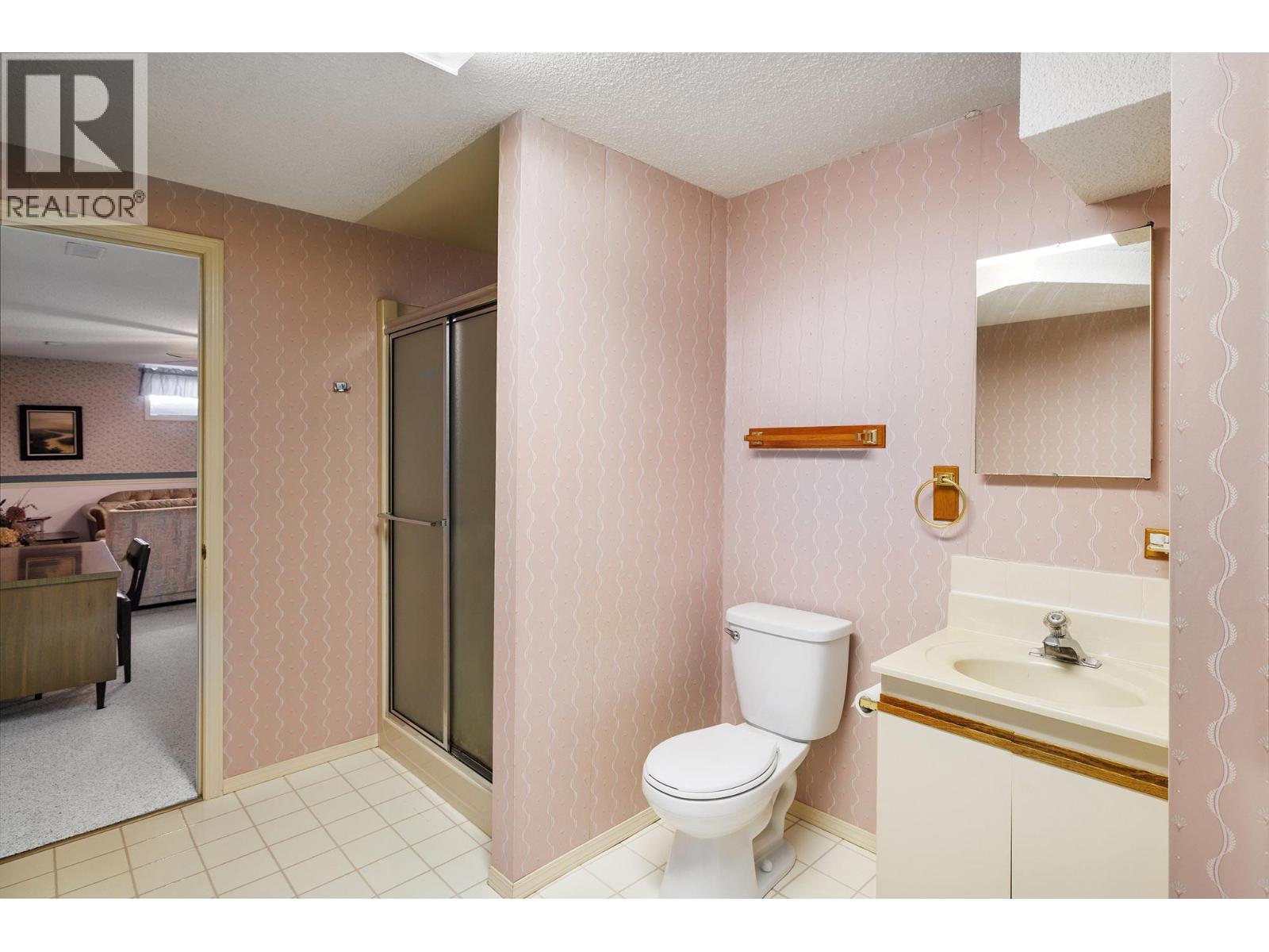 9 2200 Gordon Drive, Kelowna