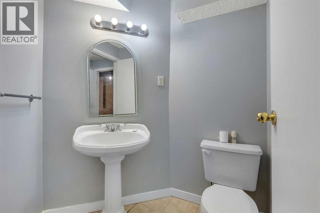 Single Family House for Sale in  MARTINWOOD Road NE Martindale Calgary 