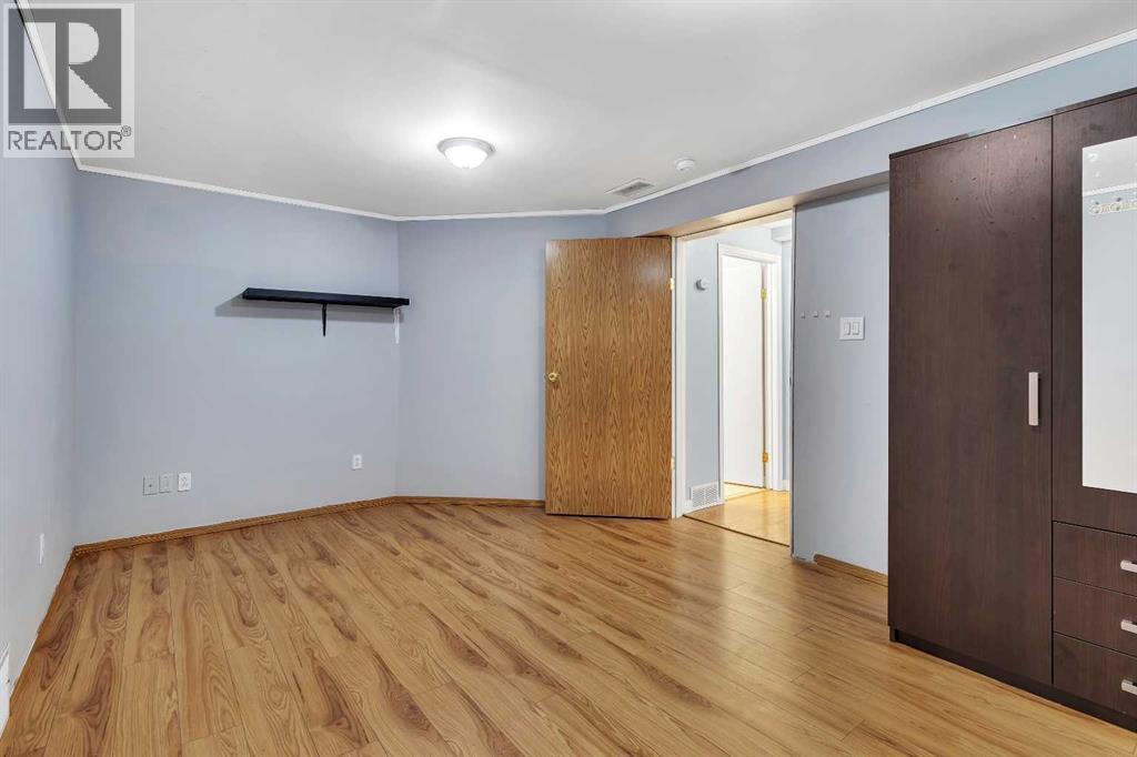 Single Family House for Sale in  MARTINWOOD Road NE Martindale Calgary 