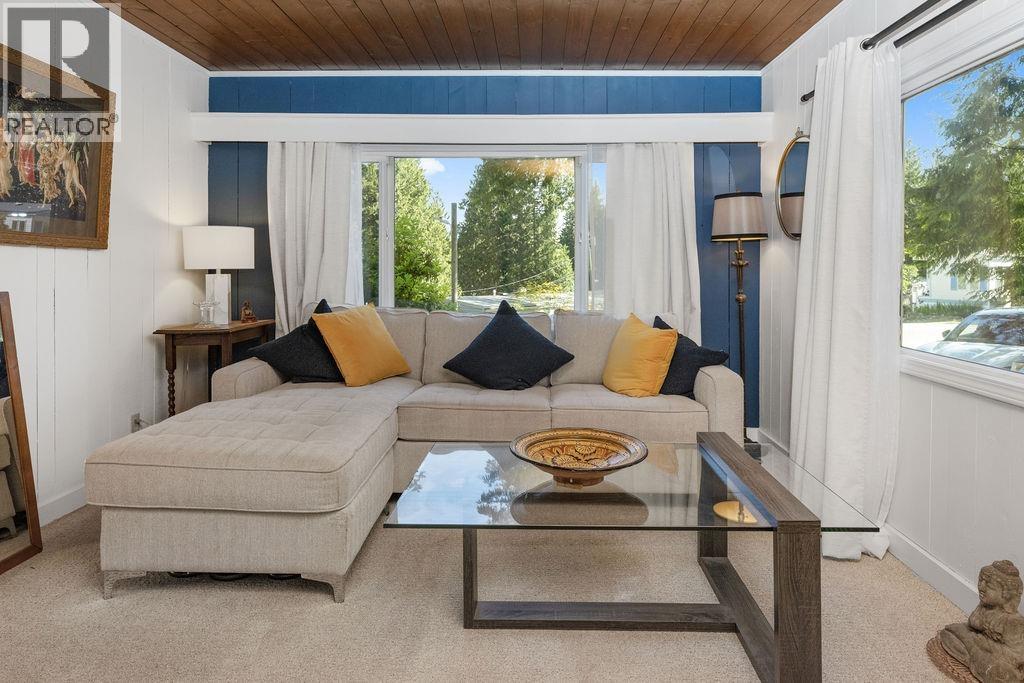 13 1416 NORTH ROAD, Gibsons