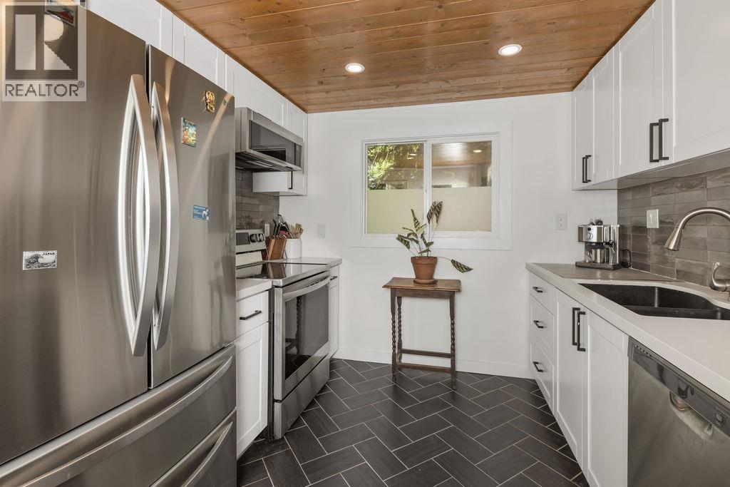 13 1416 NORTH ROAD, Gibsons