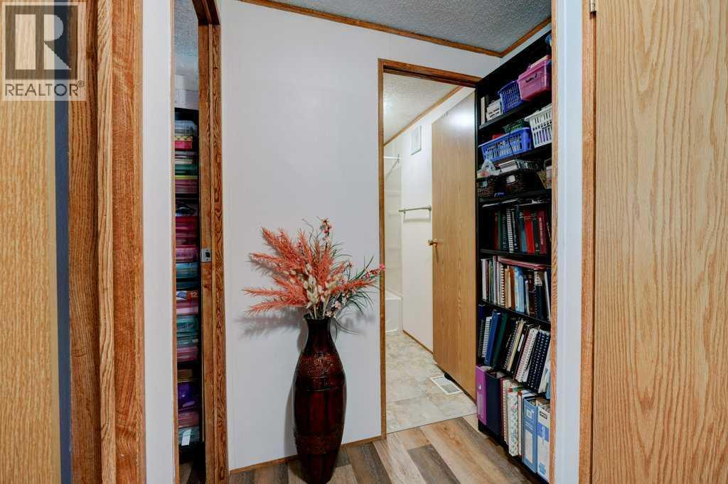 Single Family House Mobile Home for Sale in  Burroughs Manor NE Monterey Park Calgary 