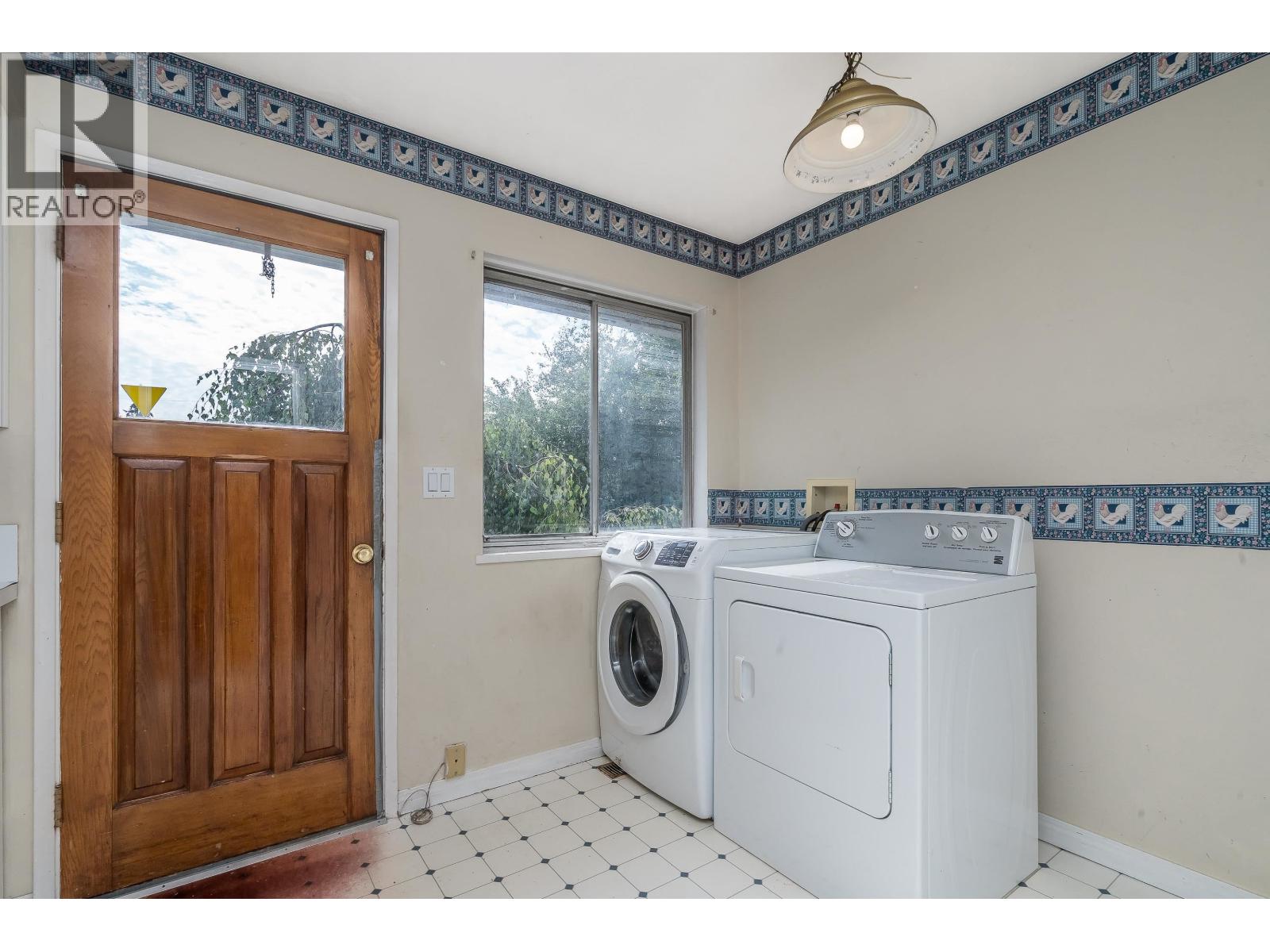 5822 51 Avenue, Ladner
