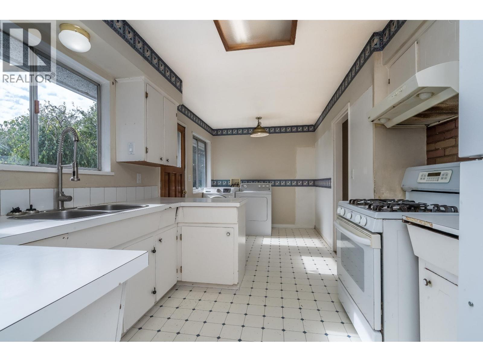 5822 51 Avenue, Ladner