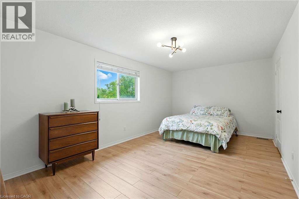 39 FOXBOROUGH Drive