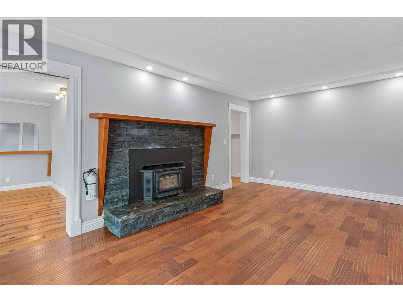 3585 Otter Lake Road, Armstrong