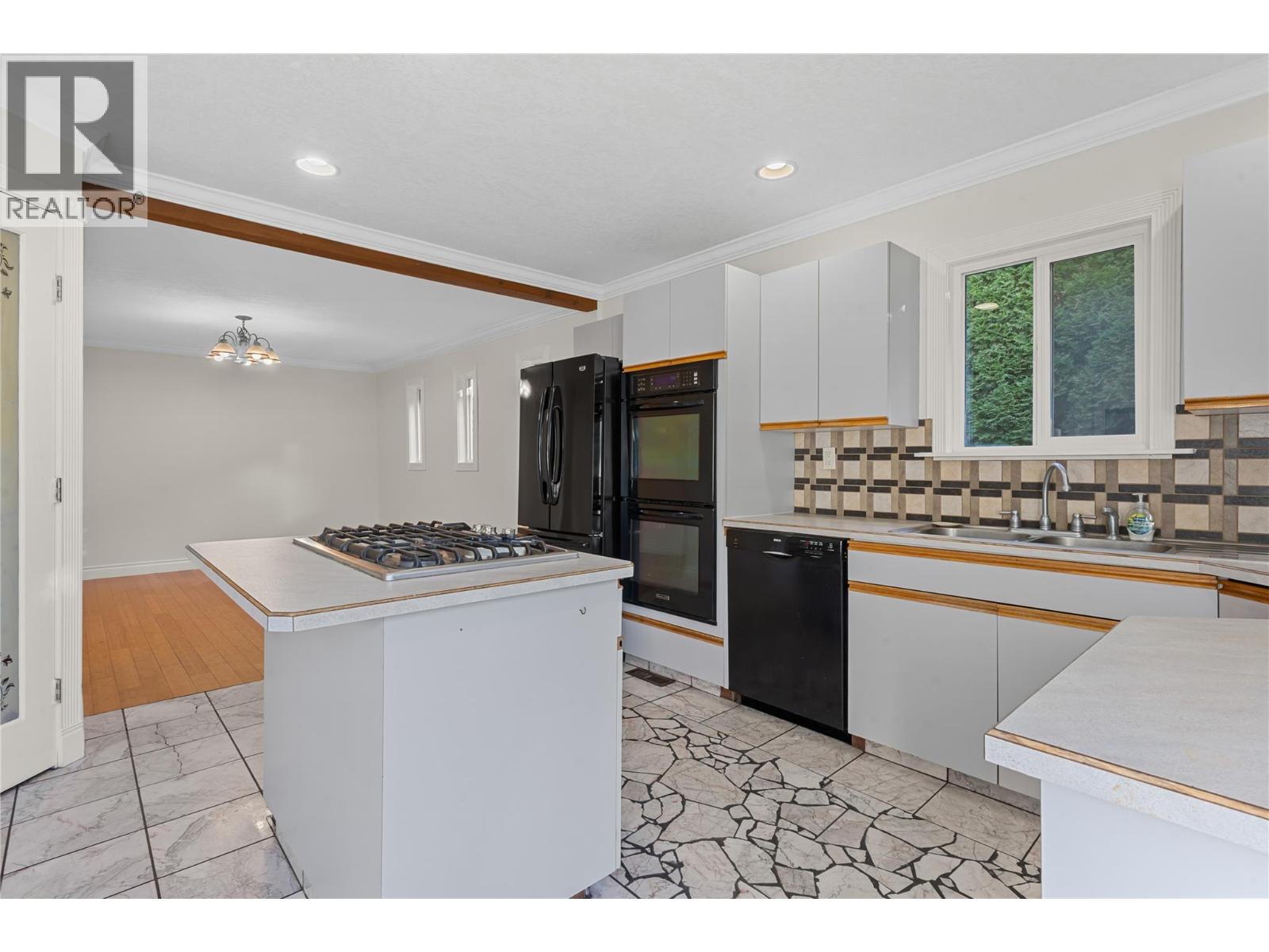 3585 Otter Lake Road, Armstrong