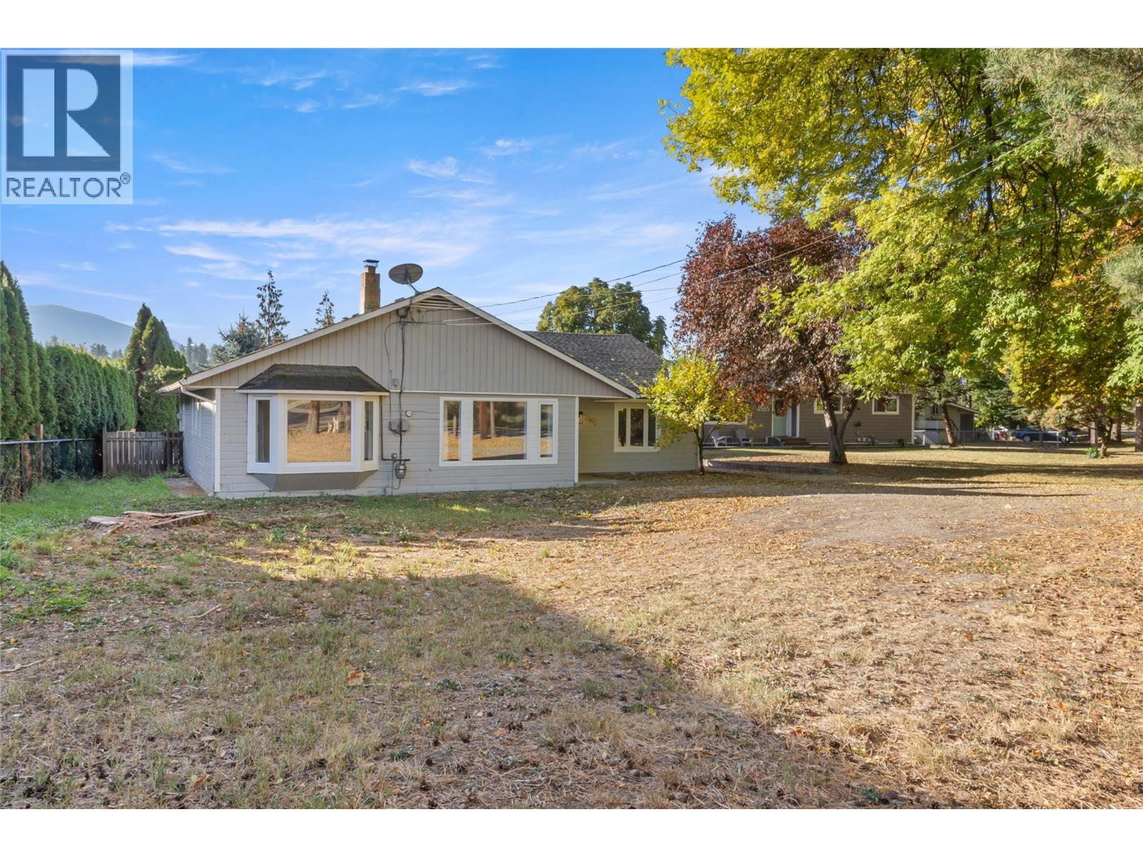 3585 Otter Lake Road, Armstrong