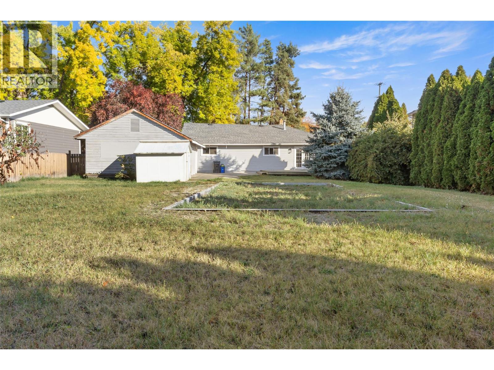 3585 Otter Lake Road, Armstrong