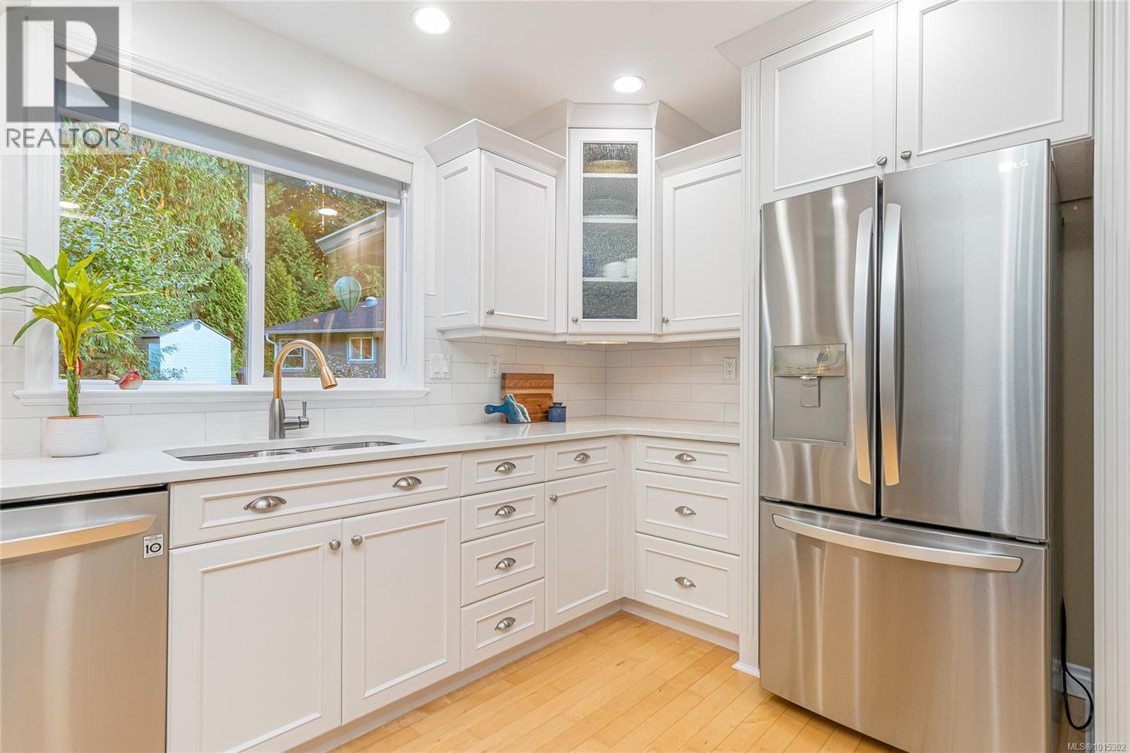 1221 Midiron Close, Qualicum Beach