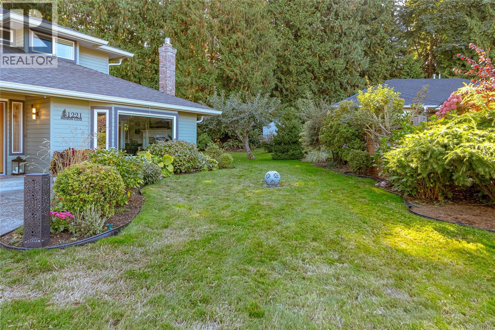 1221 Midiron Close, Qualicum Beach
