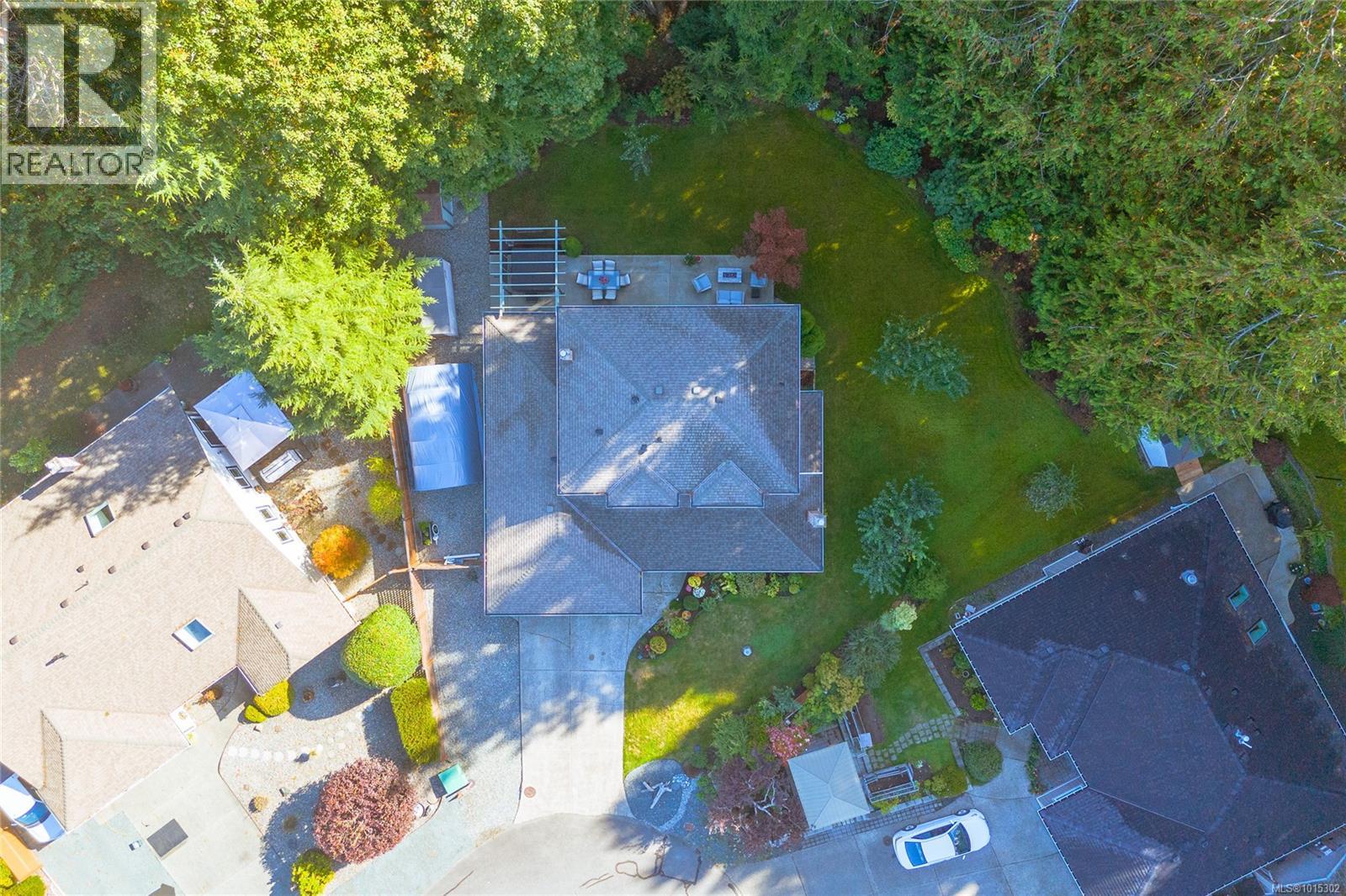 1221 Midiron Close, Qualicum Beach