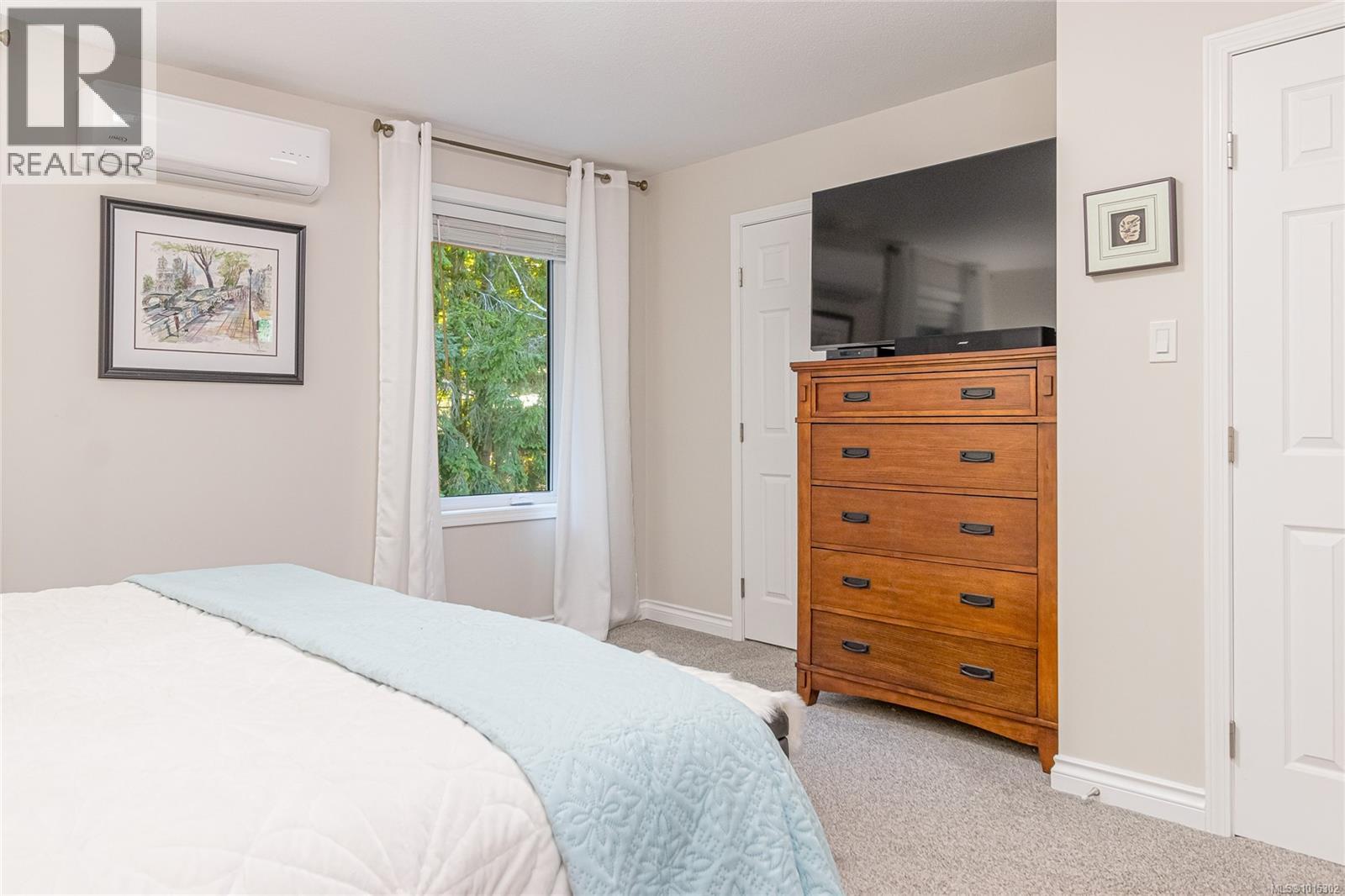 1221 Midiron Close, Qualicum Beach