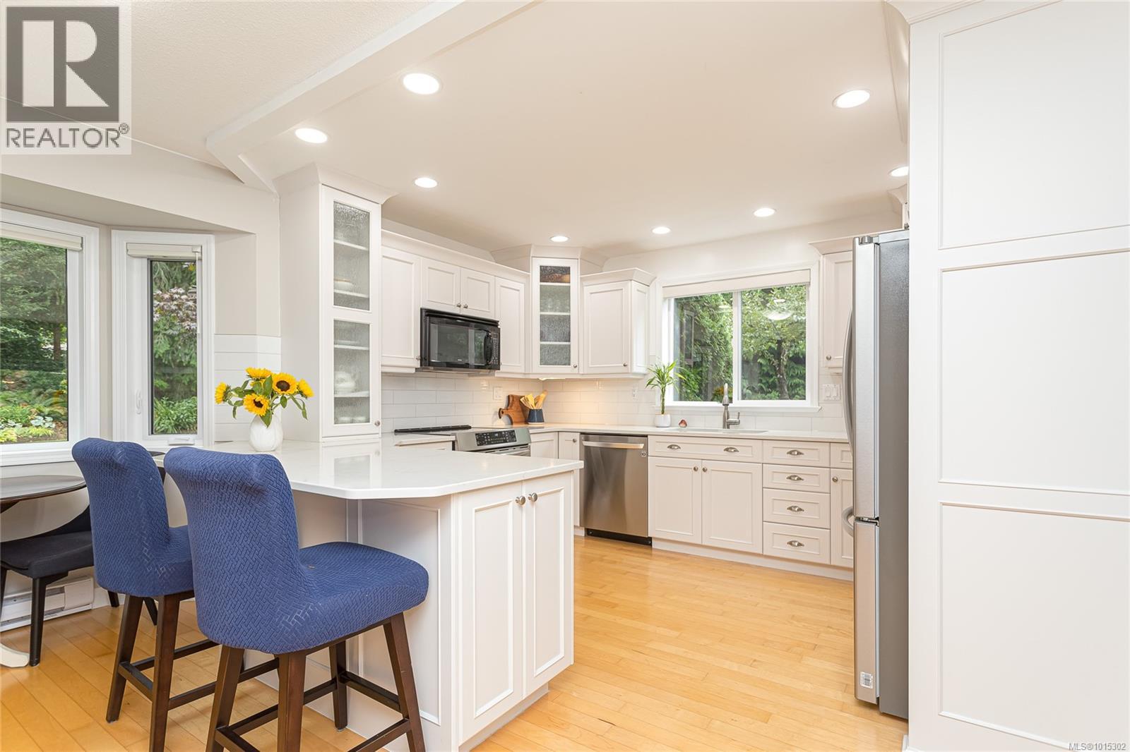 1221 Midiron Close, Qualicum Beach