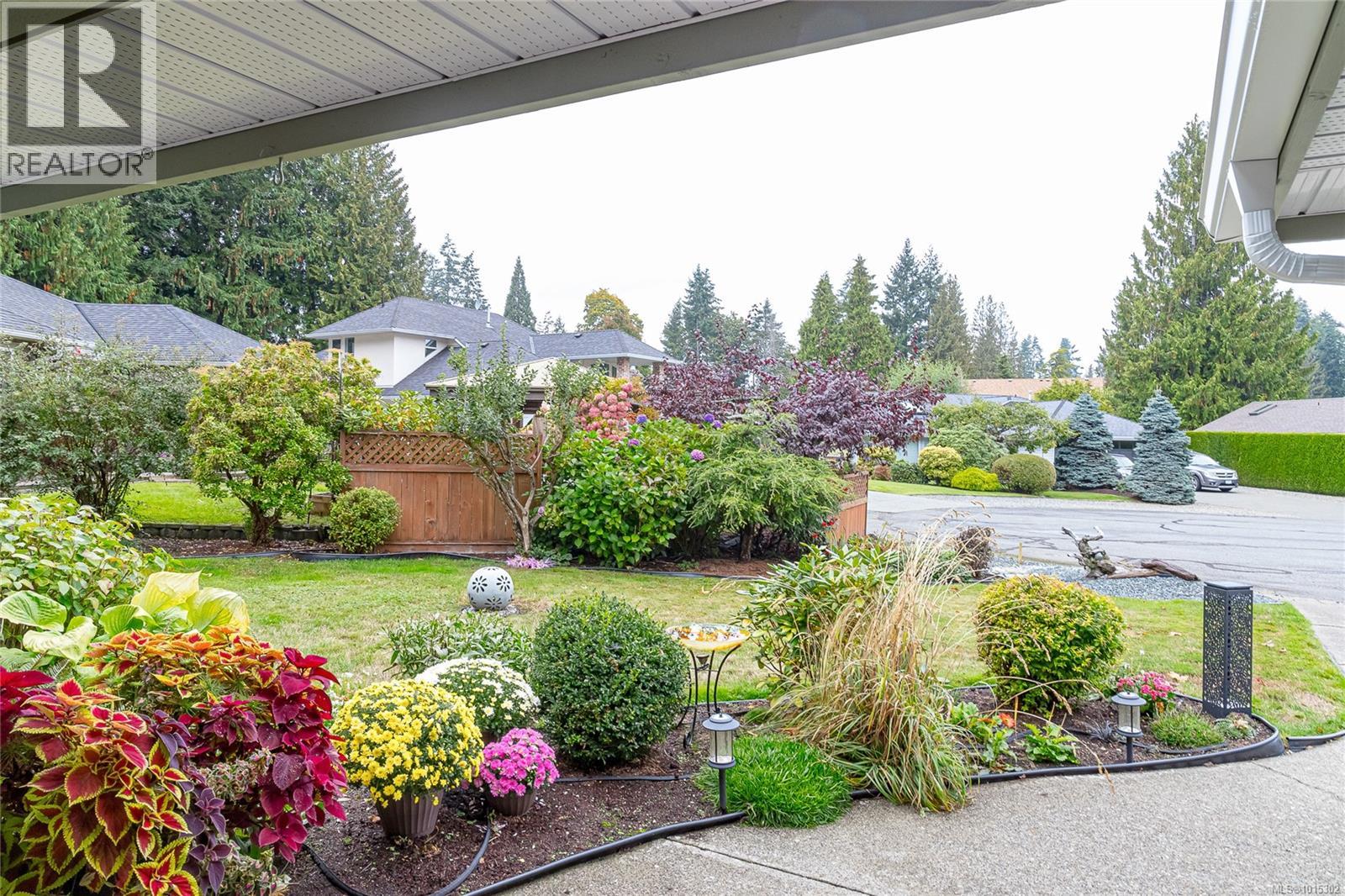1221 Midiron Close, Qualicum Beach