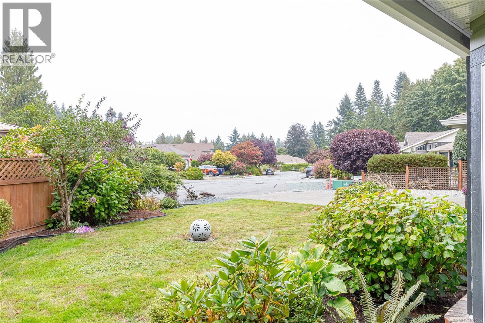 1221 Midiron Close, Qualicum Beach