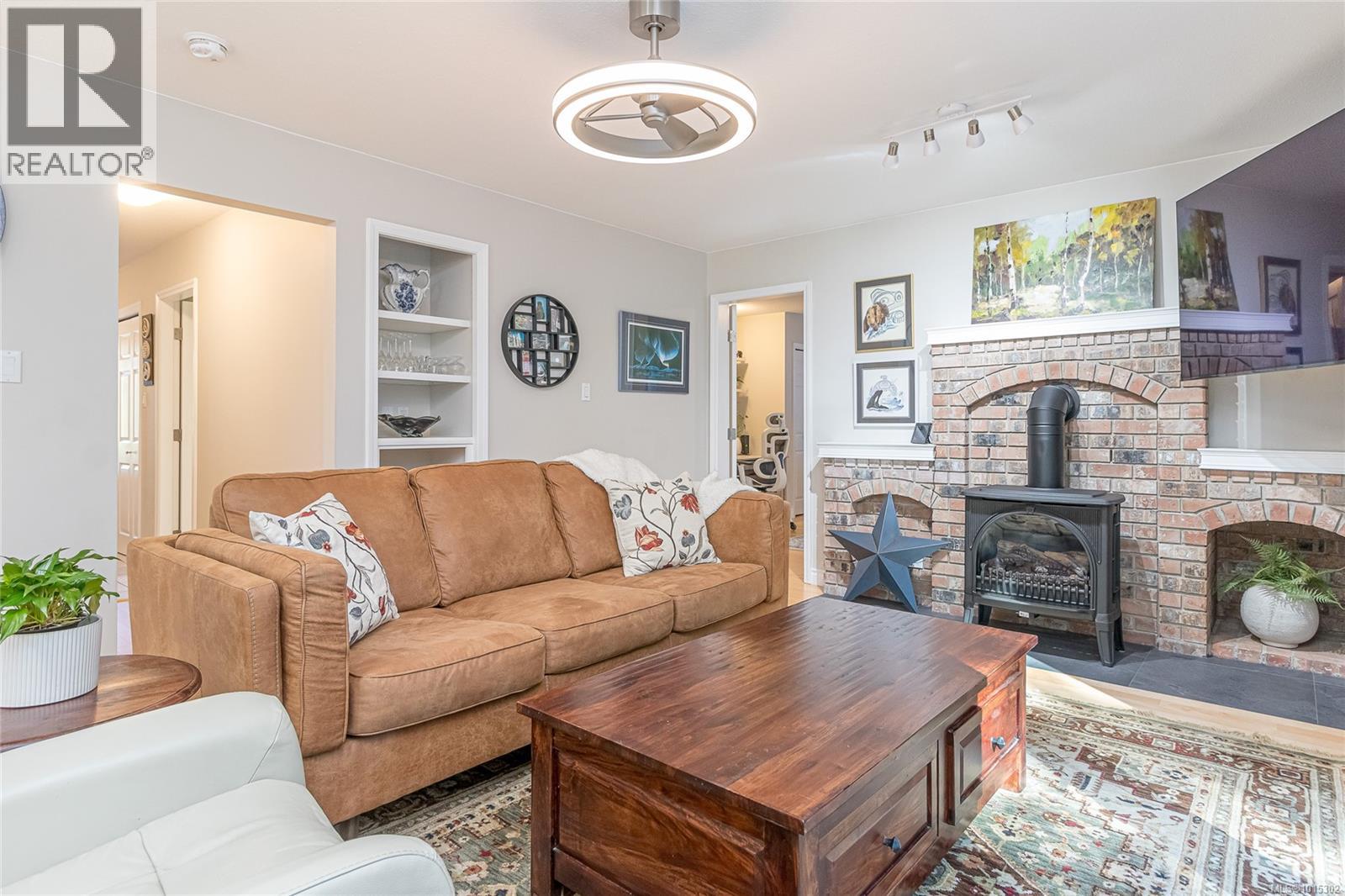 1221 Midiron Close, Qualicum Beach