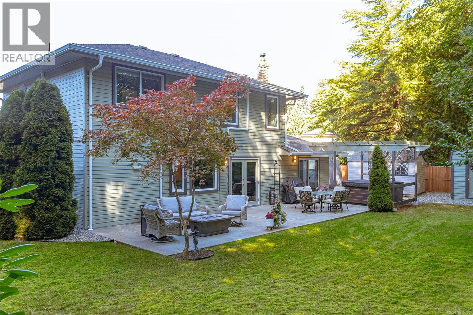 1221 Midiron Close, Qualicum Beach