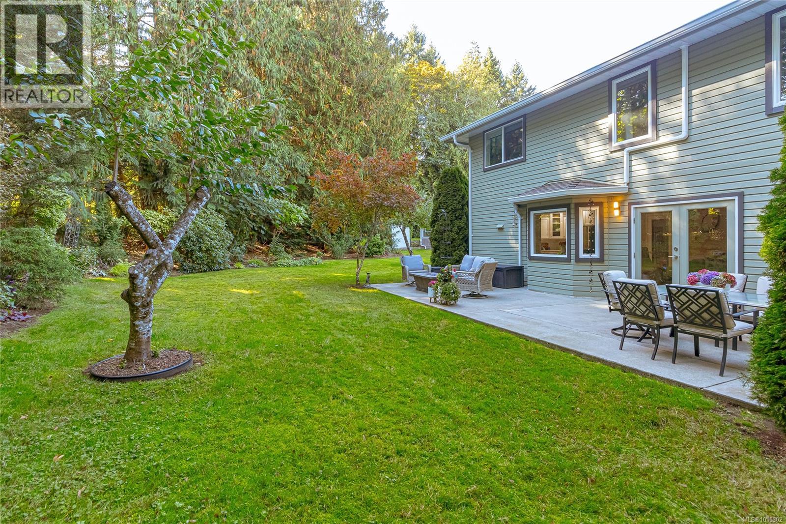1221 Midiron Close, Qualicum Beach
