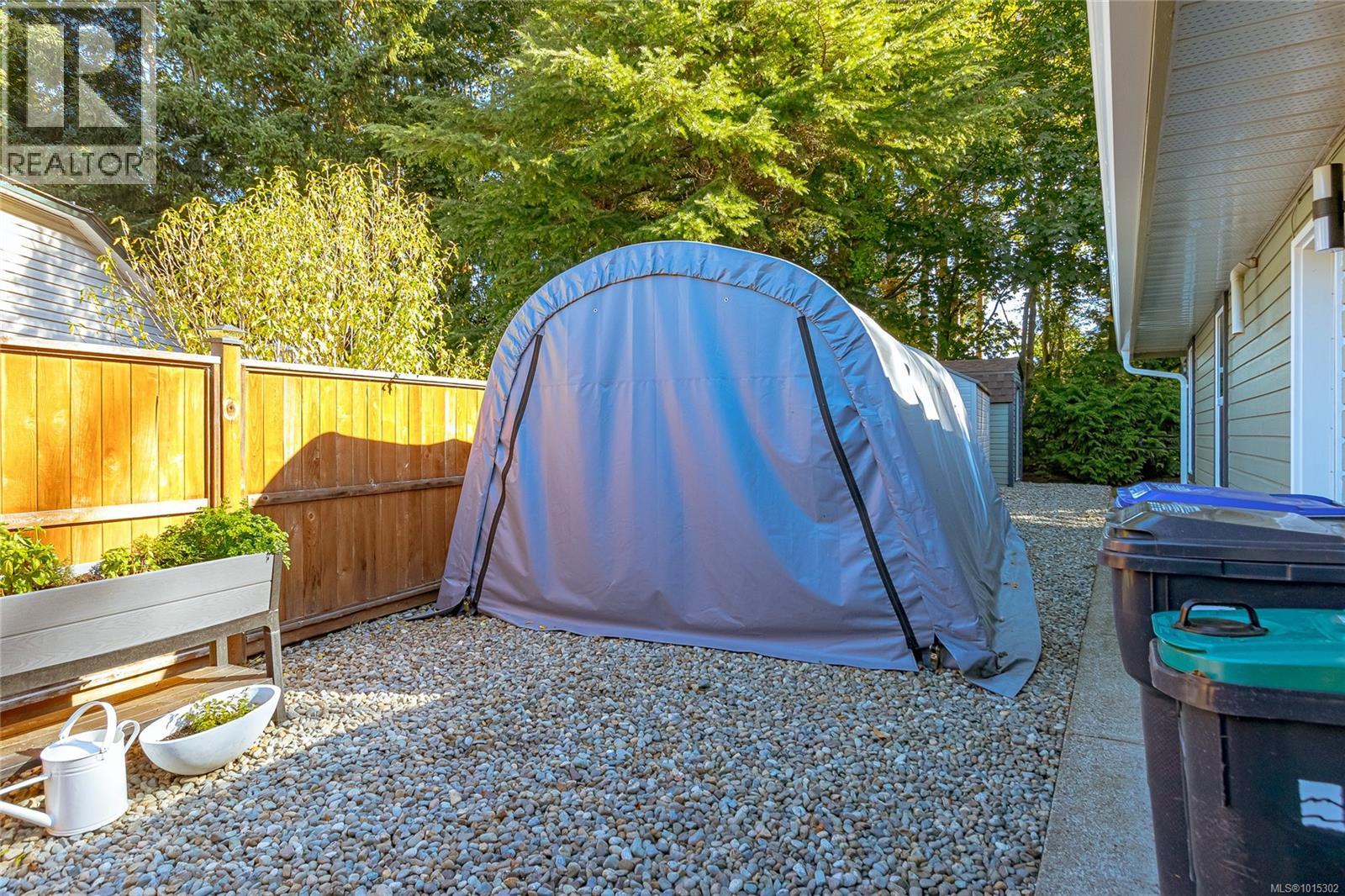 1221 Midiron Close, Qualicum Beach