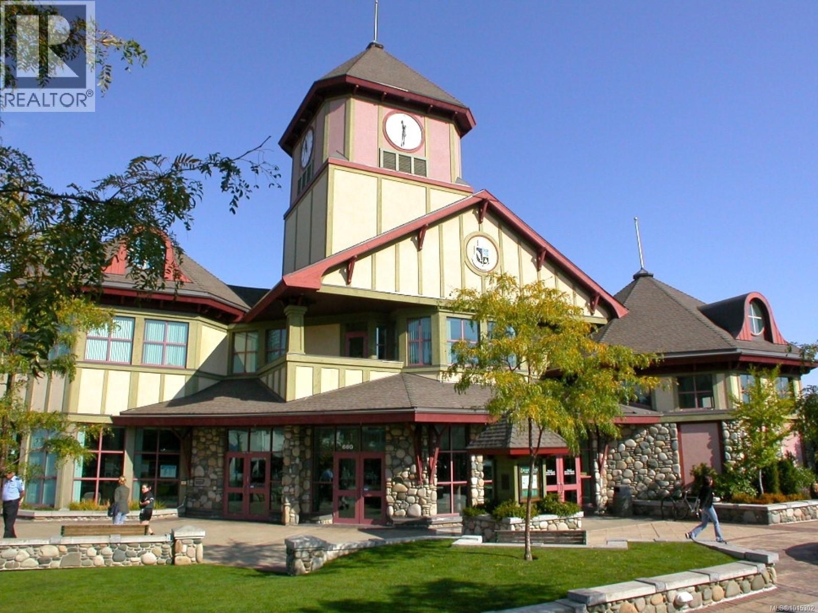 1221 Midiron Close, Qualicum Beach