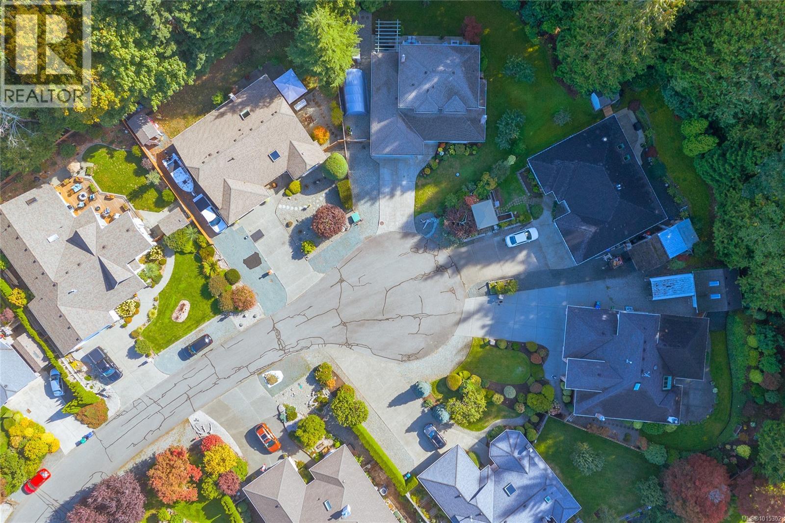 1221 Midiron Close, Qualicum Beach